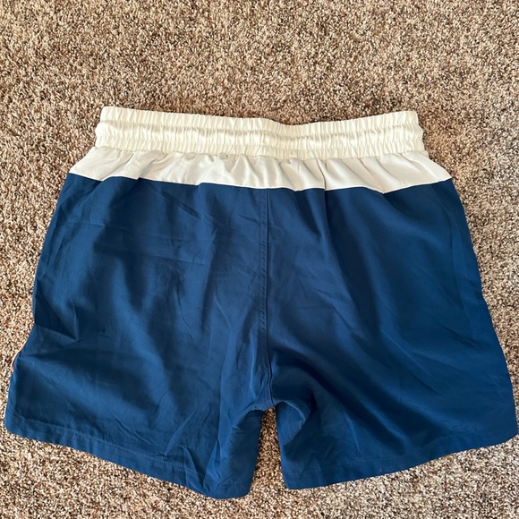 Alphalete Men’s Boardshorts - Picture 2 of 3